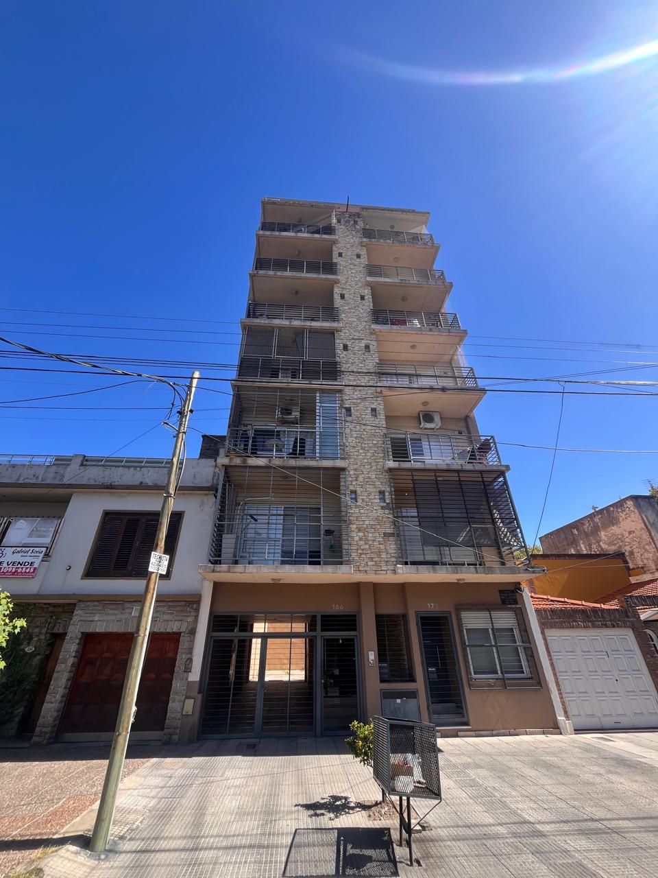VENTA I DEPARTAMENTO SEMIPISO I LUIS A. MASPERO 166  I REMEDIOS DE ESCALADA
